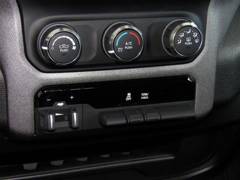 Used 2022 RAM 2500 Tradesman image 7