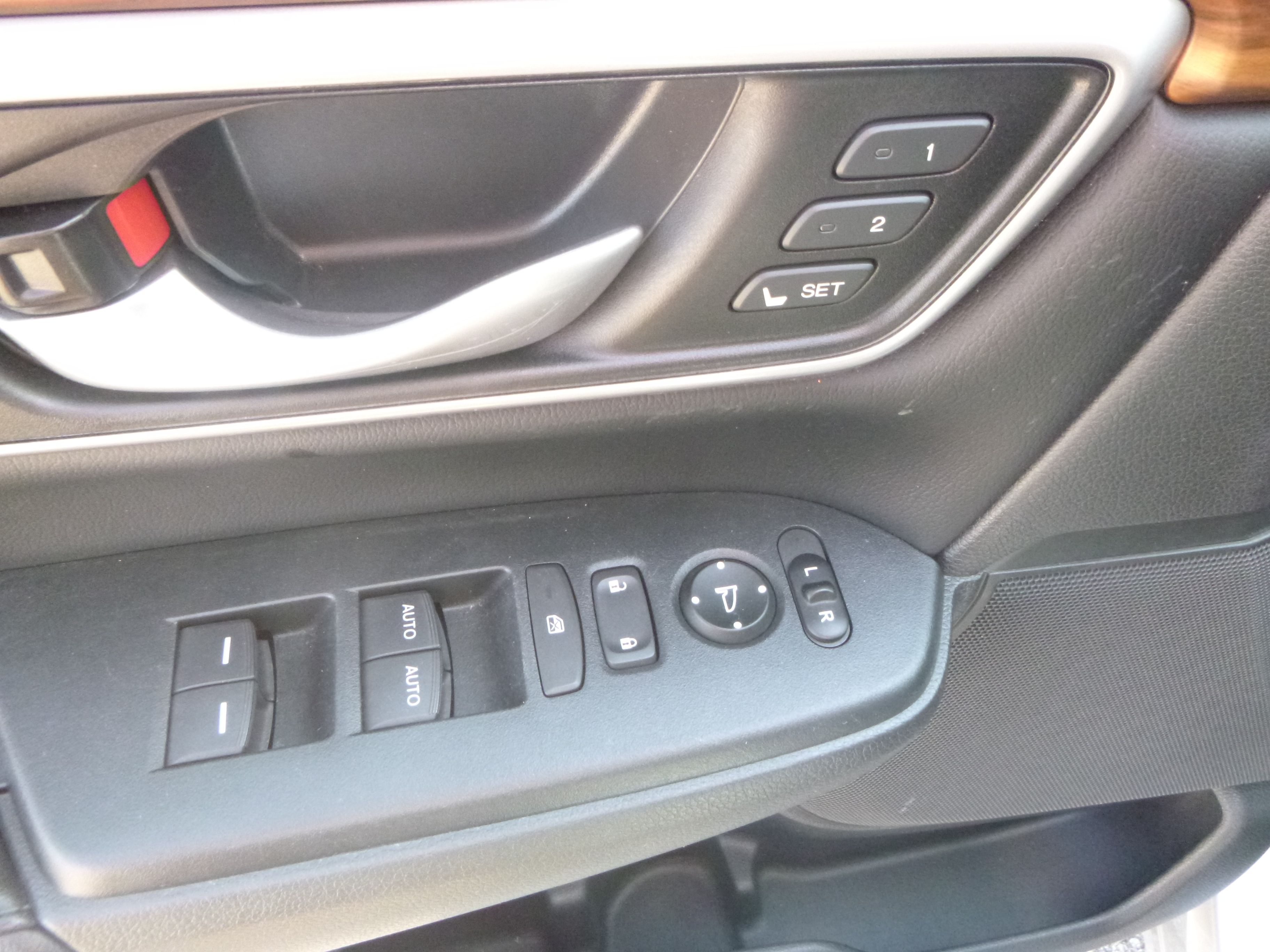 Used 2017 Honda CR-V AWD Touring image 12