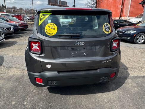 Used 2016 Jeep Renegade Sport image 4