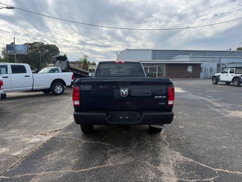 Used 2017 RAM 1500 ST AWD/4WD image 4