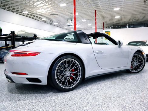 Used 2019 Porsche 911 Targa 4S AWD/4WD image 9