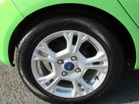 Used 2014 Ford Fiesta SE image 24