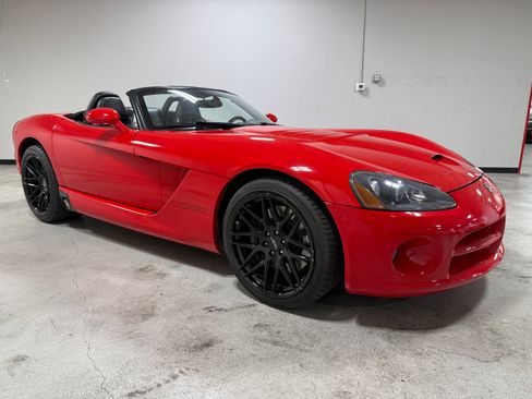 Used 2003 Dodge Viper SRT-10 Convertible RWD image 2