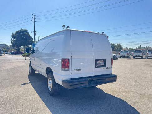 Used 2010 Ford E-250 and Econoline 250 UNAVAIL RWD image 6