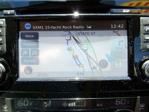 Used 2017 Nissan Rogue AWD image 31