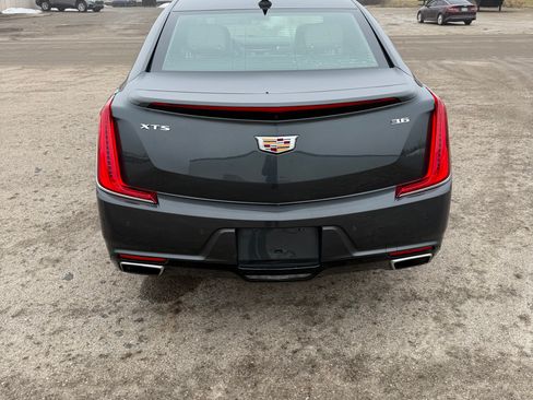 Used 2019 Cadillac XTS Luxury image 4