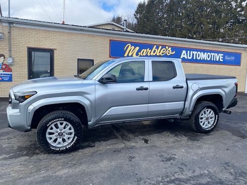 Used 2024 Toyota Tacoma SR image 2