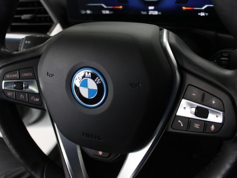 Used 2024 BMW i4 eDrive40 image 28