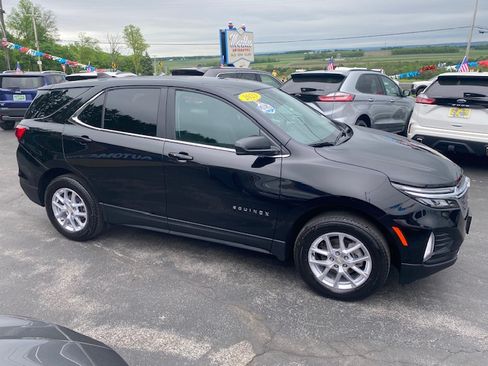 Used 2023 Chevrolet Equinox AWD LT w/ 1LT image 7