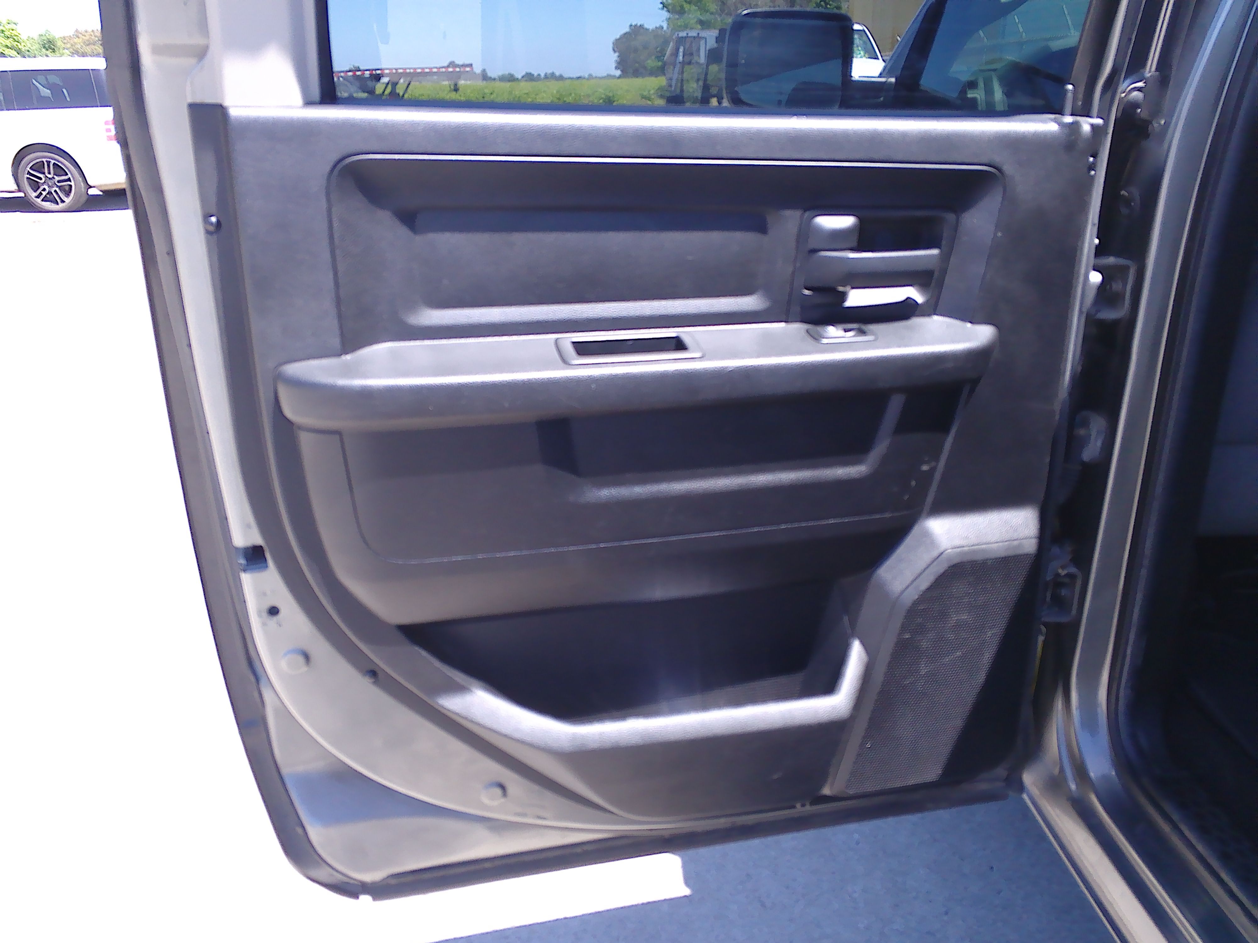 Used 2013 RAM 1500 2WD Crew Cab Express image 10
