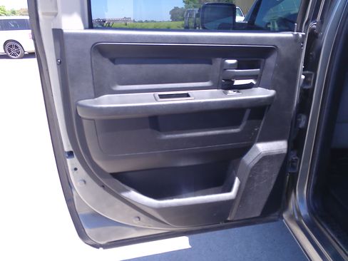 Used 2013 RAM 1500 2WD Crew Cab Express image 10