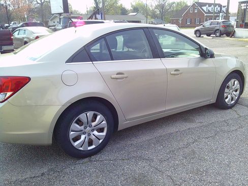 Used 2012 Chevrolet Cruze LS image 3
