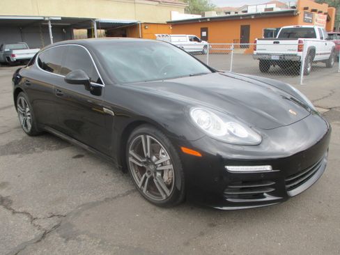 Used 2014 Porsche Panamera S image 3