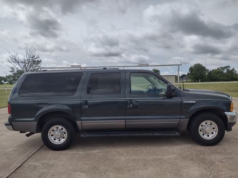 Used 2001 Ford Excursion XLT image 4