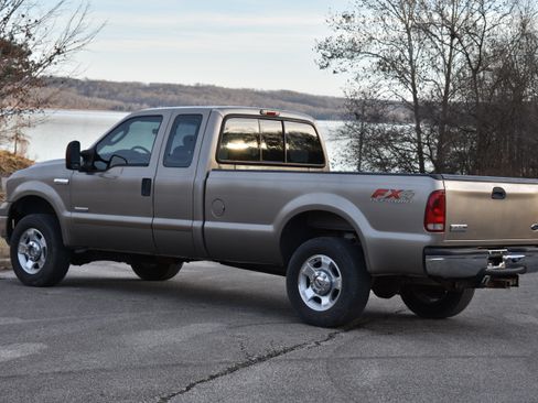 Used 2005 Ford F250 XLT image 5