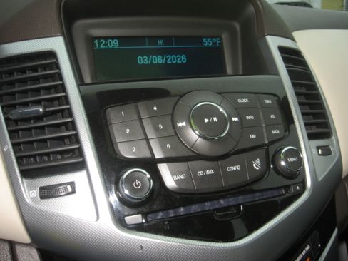 Used 2011 Chevrolet Cruze LTZ image 10