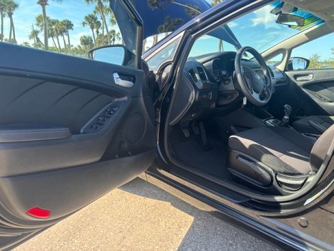 Used 2018 Kia Forte LX image 10
