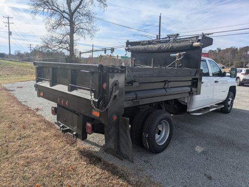 Used 2017 Chevrolet Silverado 3500 W/T image 2