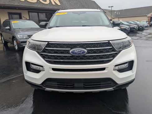 Used 2020 Ford Explorer XLT image 3