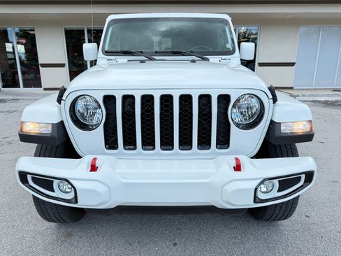 Used 2021 Jeep Gladiator Overland image 6