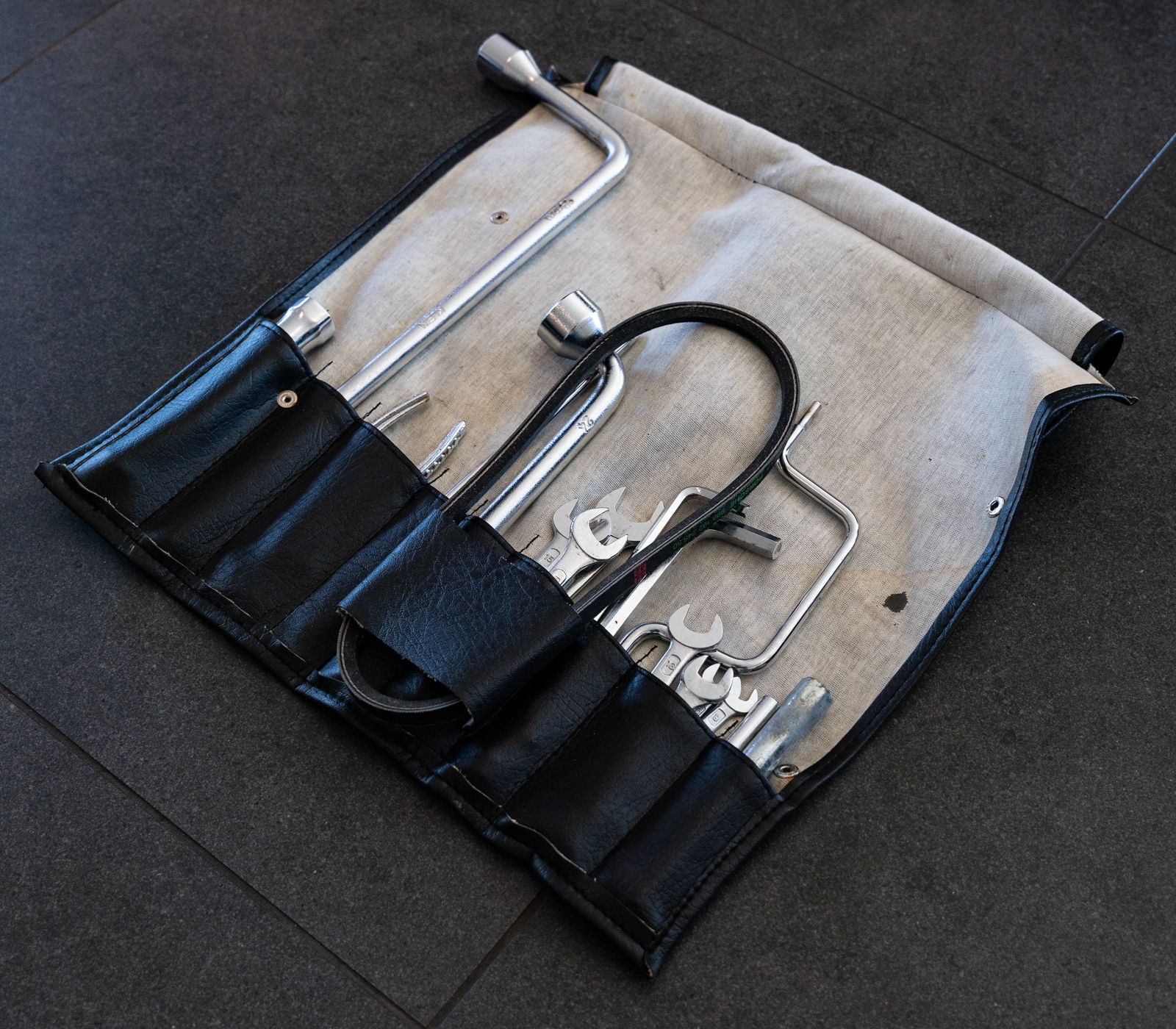 Used 1989 Porsche 911 Speedster RWD image 94