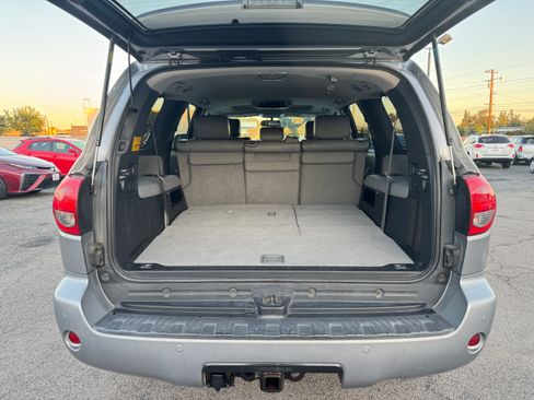 Used 2010 Toyota Sequoia Limited image 21