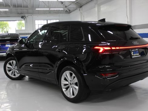 Used 2025 Audi Q6 e-tron Premium image 14