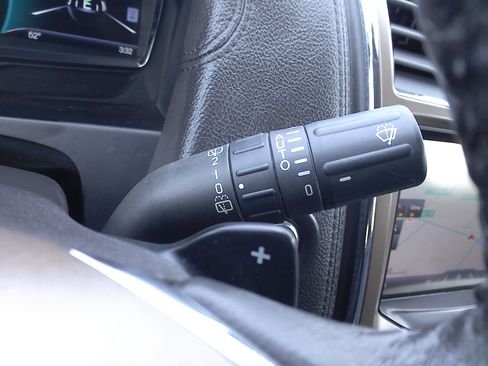 Used 2015 Lincoln MKX image 32