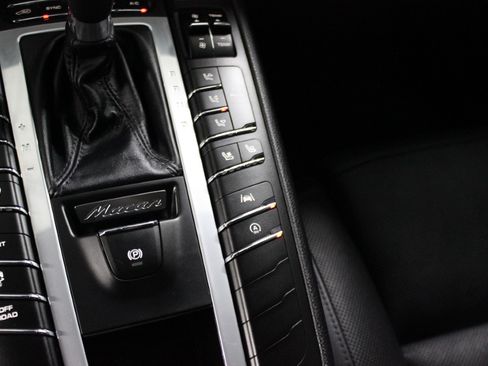 Used 2020 Porsche Macan S AWD/4WD image 17