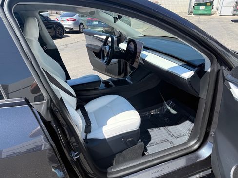 Used 2024 Tesla Model Y Performance image 12