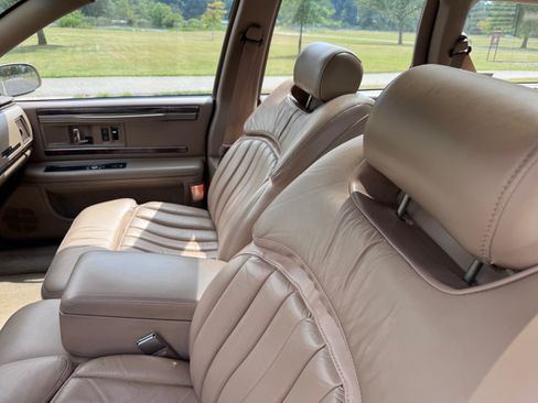 Used 1996 Buick Roadmaster Estate image 5