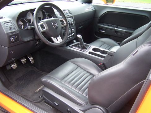 Used 2014 Dodge Challenger R/T Plus image 10