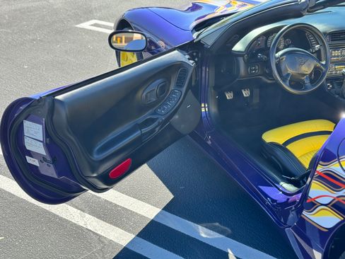 Used 1998 Chevrolet Corvette image 14