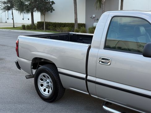 Used 2007 Chevrolet Silverado 1500 Classic W/T image 66