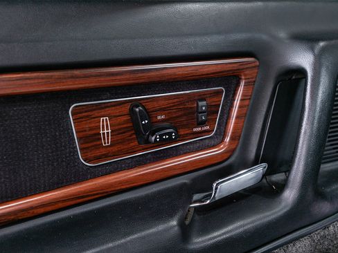 Used 1990 Lincoln Mark VII Blass image 52