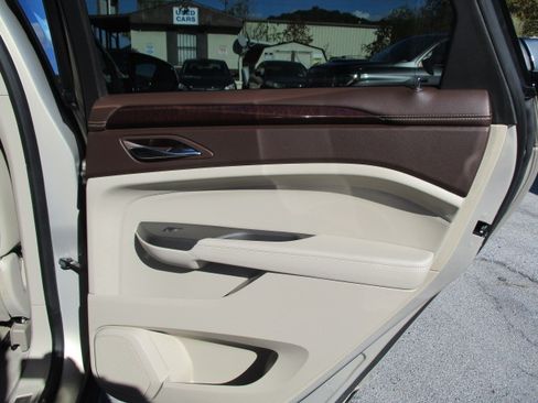 Used 2012 Cadillac SRX Luxury image 29