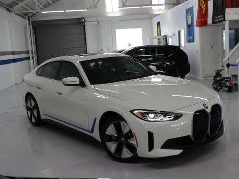 Used 2024 BMW i4 eDrive40 image 12