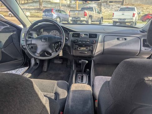 Used 2001 Honda Accord LX image 9