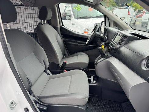 Used 2020 Nissan NV200 S FWD image 18