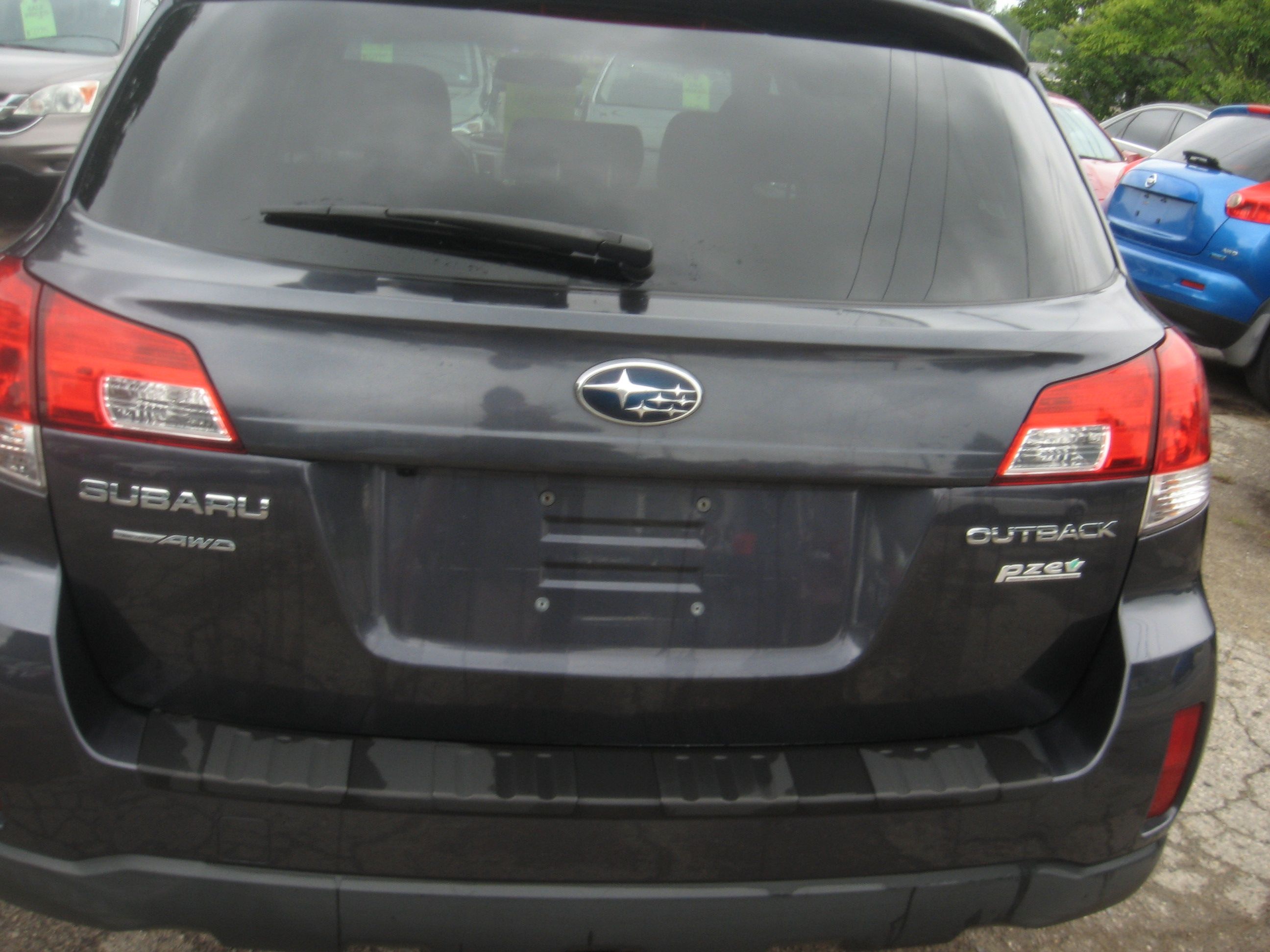 Used 2013 Subaru Outback 2.5i Limited AWD/4WD image 5