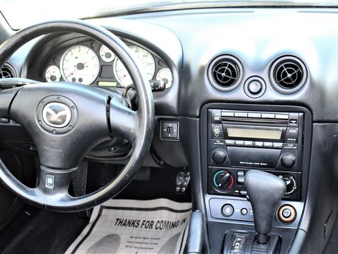 Used 2003 MAZDA MX-5 Miata UNAVAIL RWD image 16