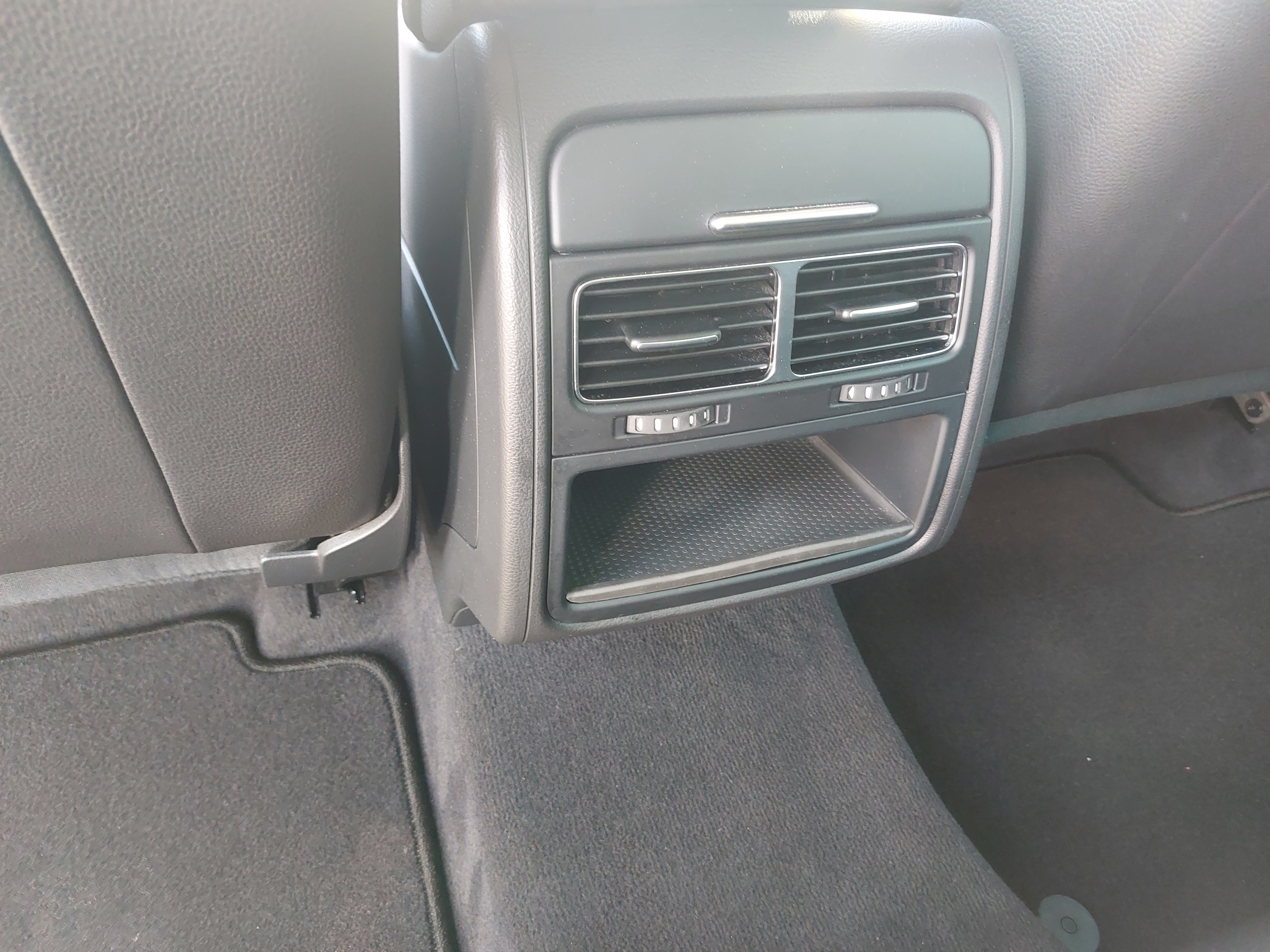 Used 2014 Volkswagen Touareg VR6 AWD/4WD image 14