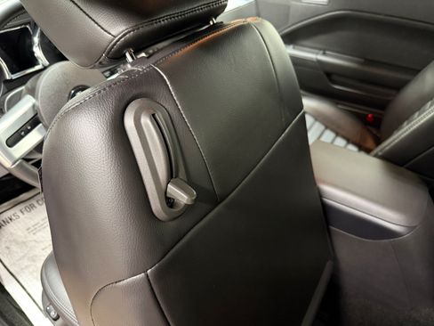 Used 2006 Ford Mustang GT Premium RWD image 18