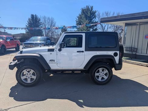 Used 2016 Jeep Wrangler Sport image 2