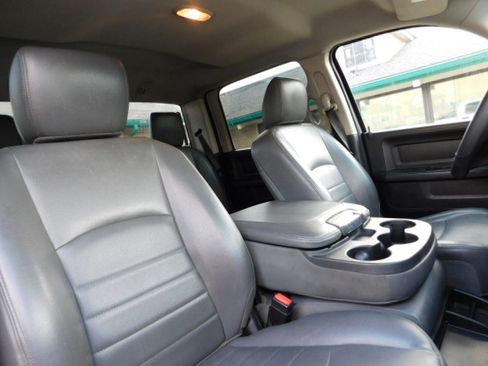 Used 2017 RAM 3500 Tradesman image 17