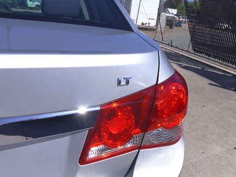 Used 2014 Chevrolet Cruze LT image 31