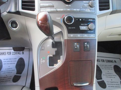 Used 2009 Toyota Venza image 7