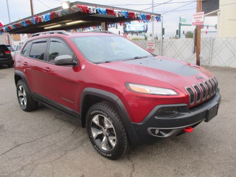 Used 2015 Jeep Cherokee Trailhawk image 15