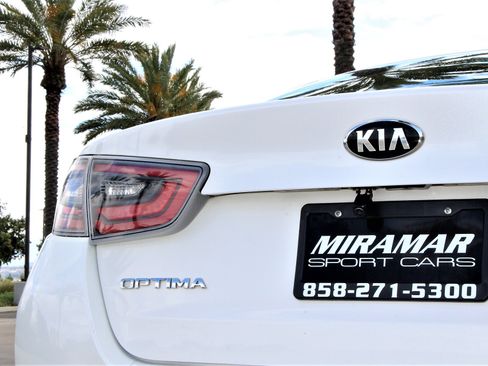 Used 2016 Kia Optima Premium Hybrid FWD image 12