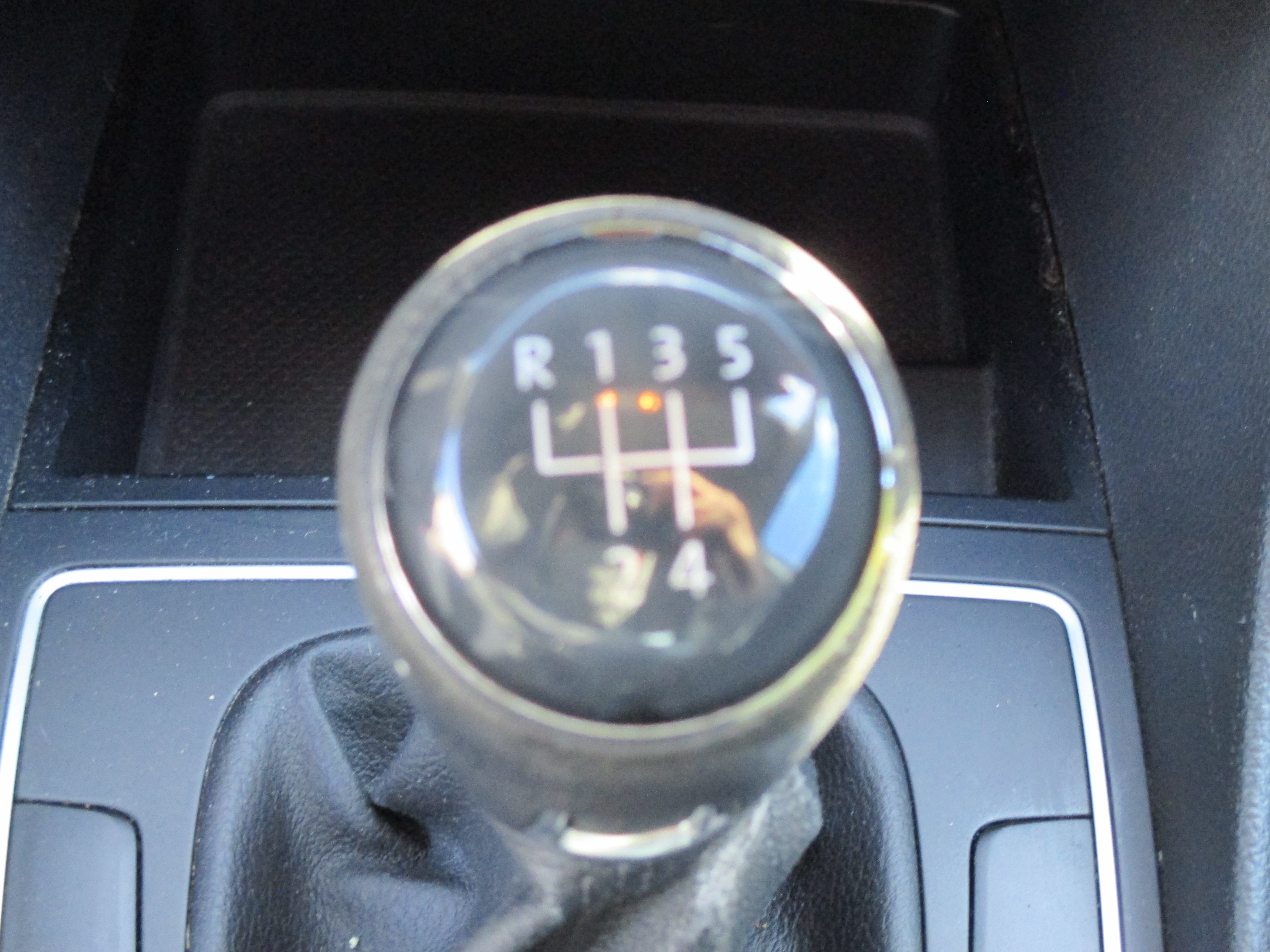 Used 2012 Volkswagen Passat 2.5 SE FWD image 4